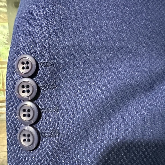 Men’s 2 Piece Suit - Picture 4 of 6